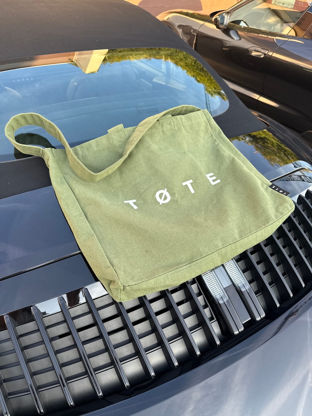 Customer photo review of Khaki Green TØTE Bag