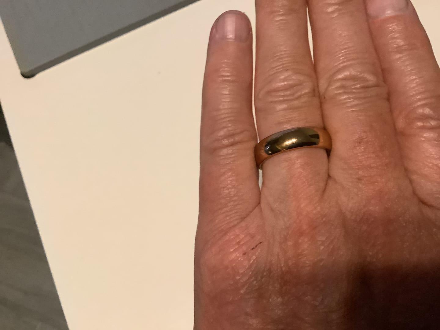 Customer photo review of Rose Gold 6mm Wonder Ring