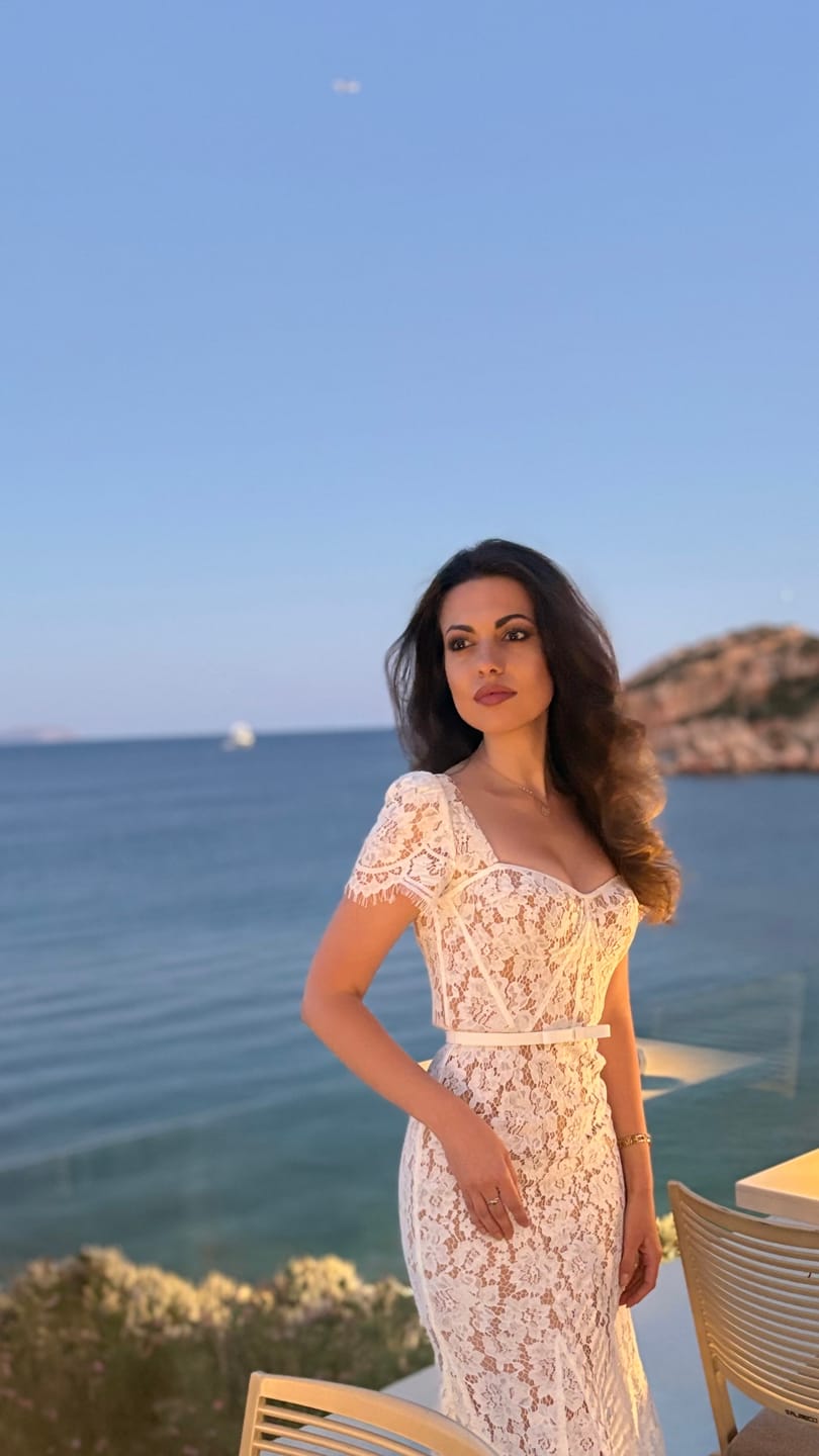 Customer photo review of Short Sleeved Lace Dress With Delicate Matching Waist Belt - White