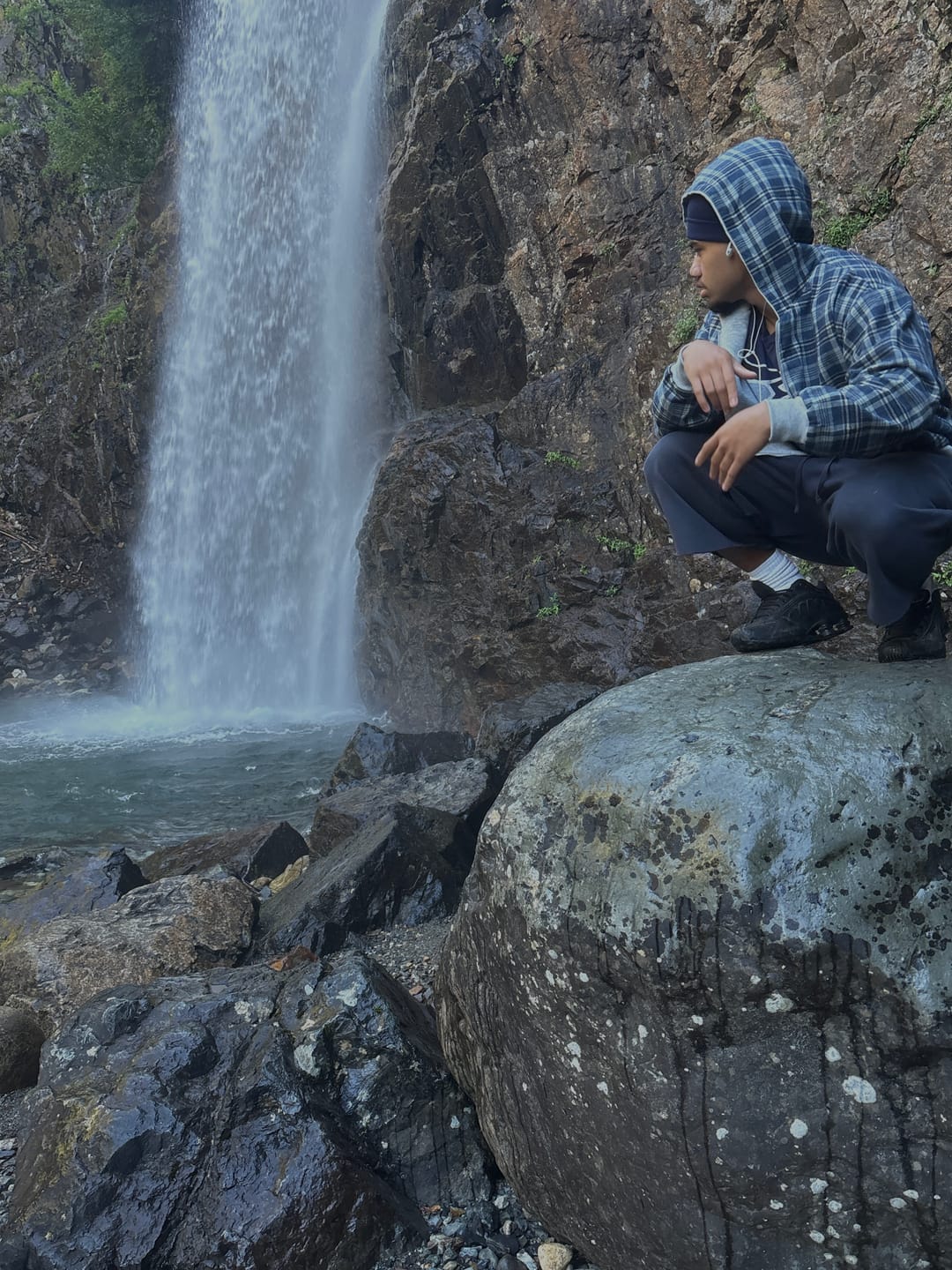 Customer photo review of Reversible Plaid Cropped Hoodies | Inflation Streetwear