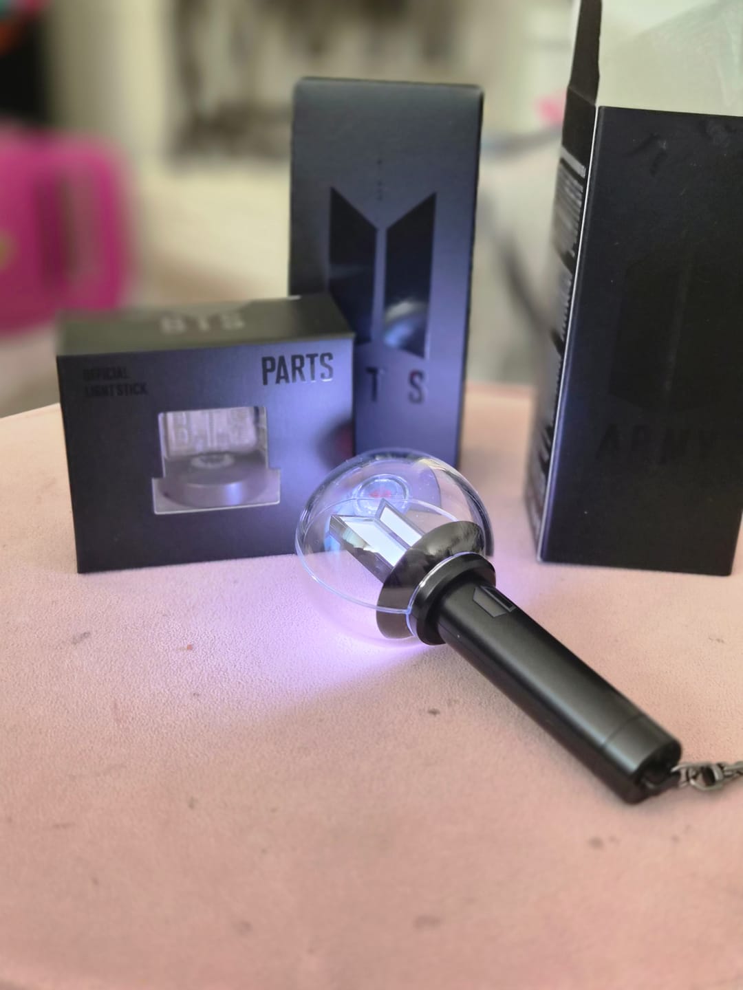 Customer photo review of BTS - OFFICIAL LIGHT STICK VER.4 KEYRING