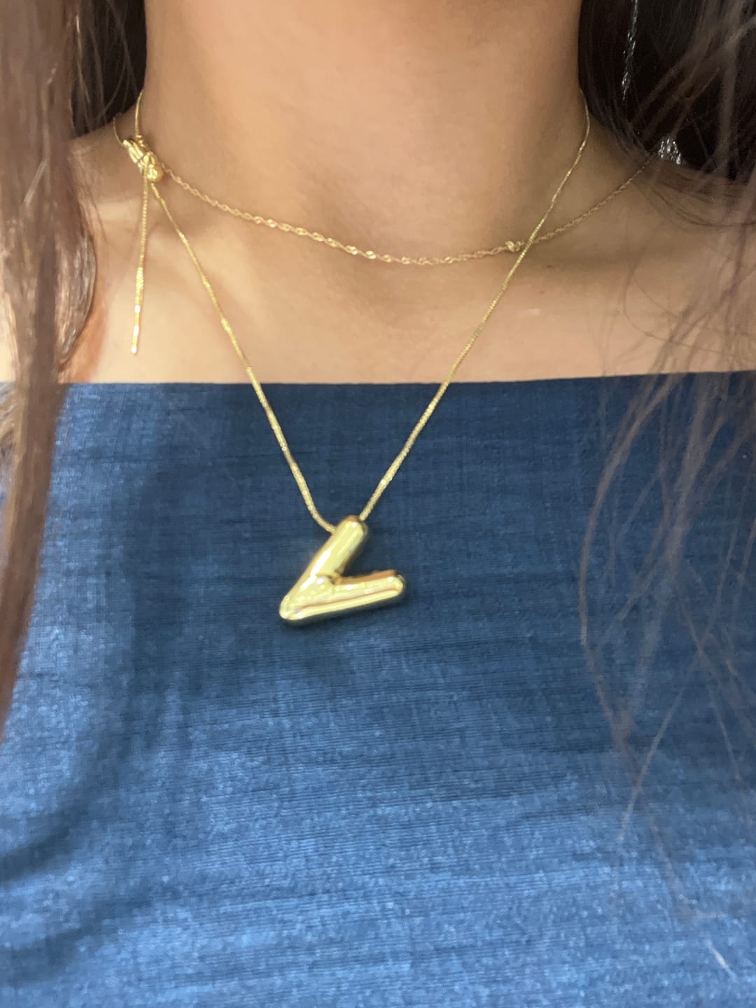 Customer photo review of Collar Dorado Liso Inicial Balloon