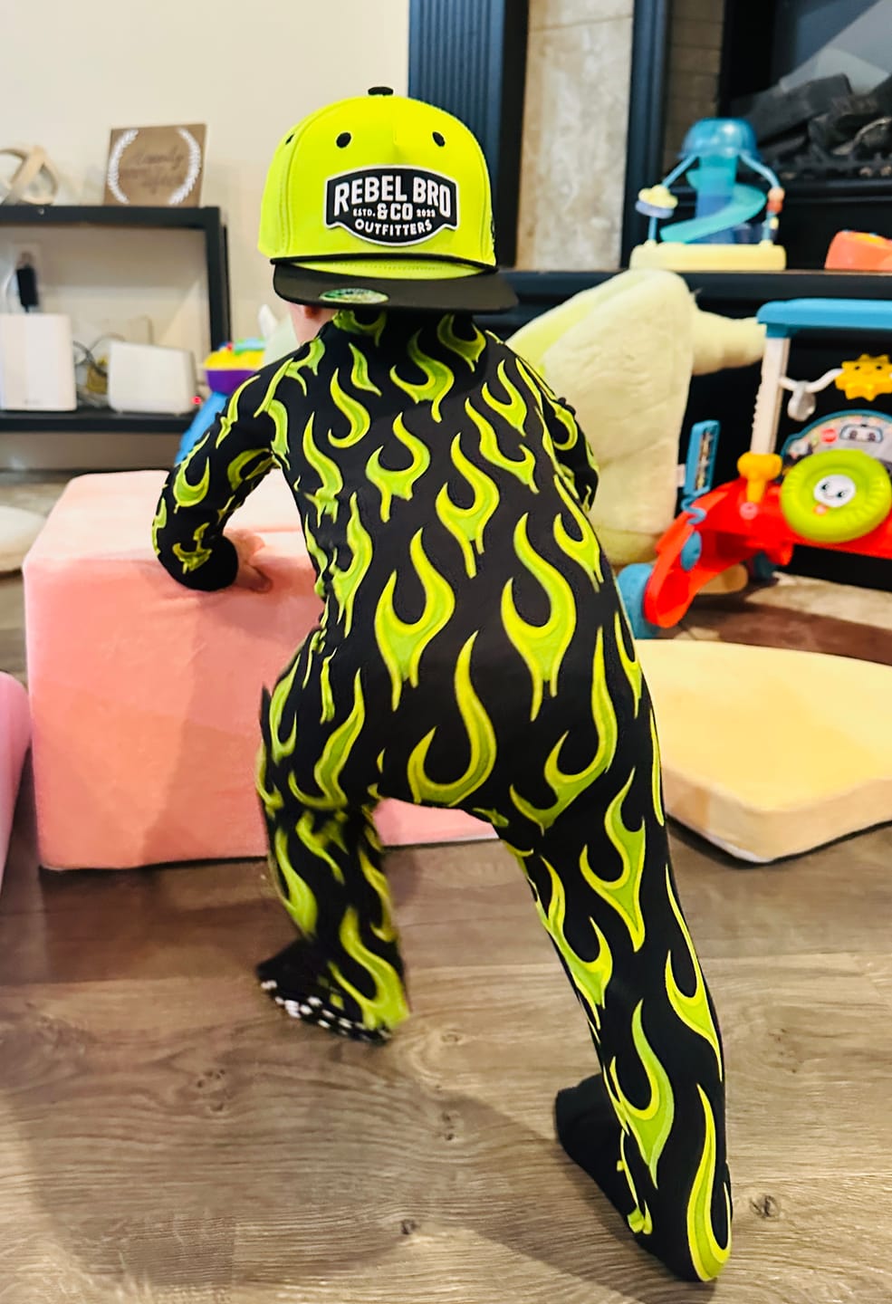 Customer photo review of Hydro Snapback in Neon Electric Lime