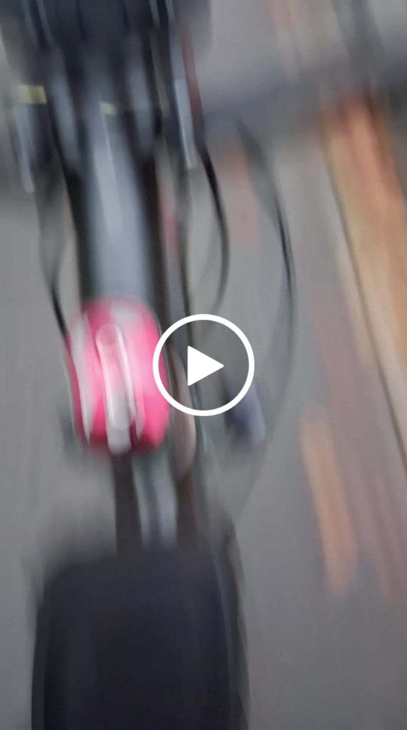 Customer video review of Parlante Bluetooth Blik Rider 8W IPX7 5H Clip TWS Negro