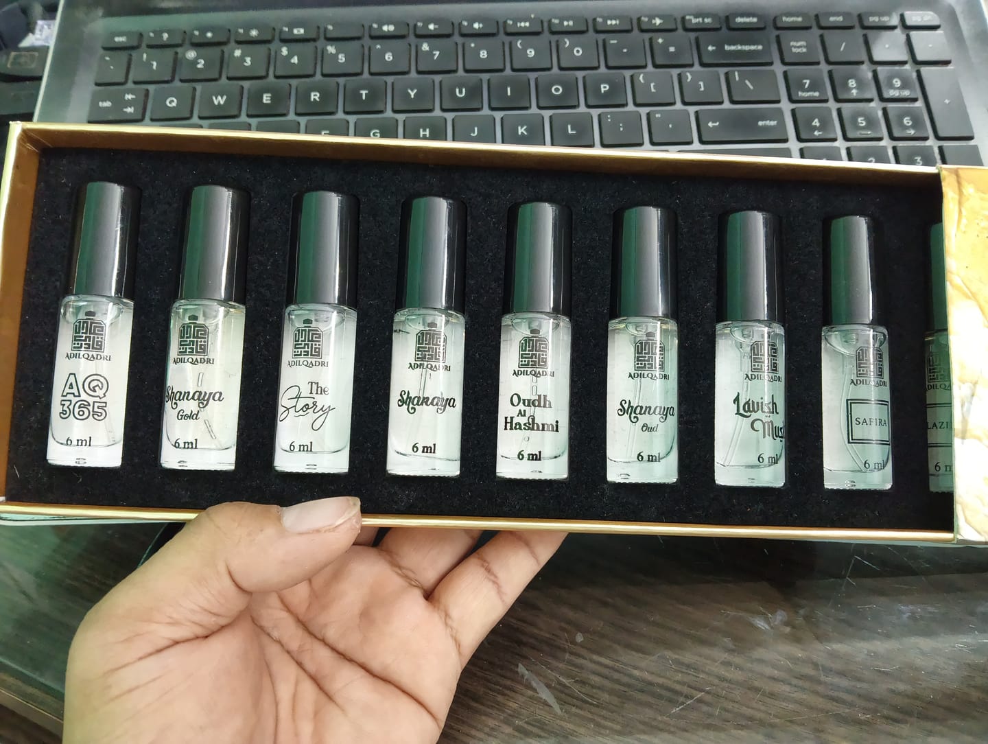 Customer photo review of Perfume Sample Discovery Set – 10 Mini Perfume Sprays (6ml Each)