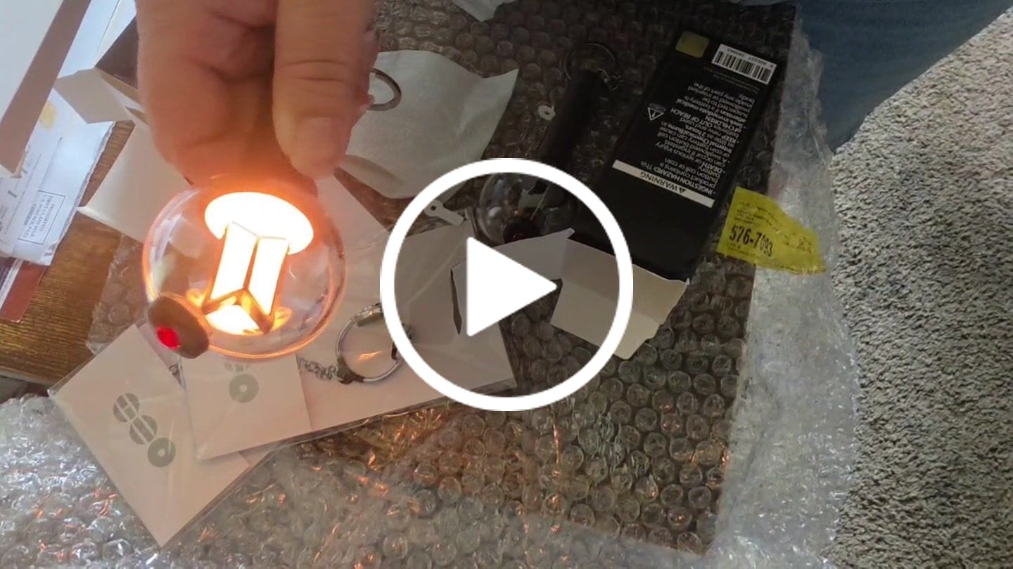 Customer video review of BTS - OFFICIAL LIGHT STICK VER.4 KEYRING