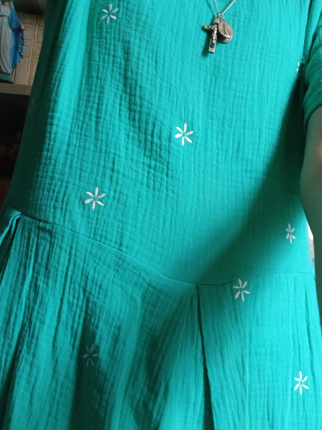 Customer photo review of Robe Louisa - Double gaze de coton brodée vert pep's