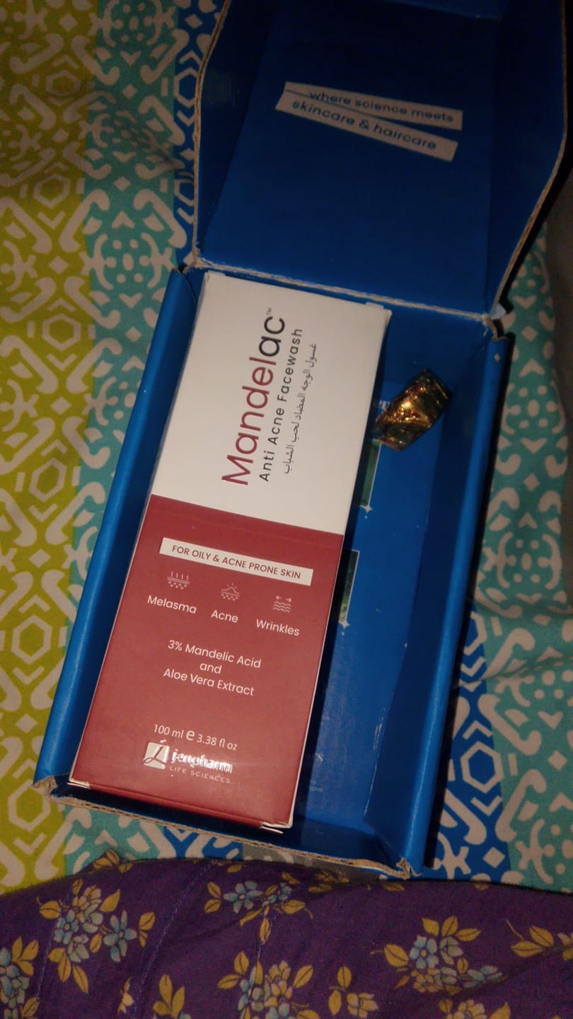 Customer photo review of MandelAC Facewash