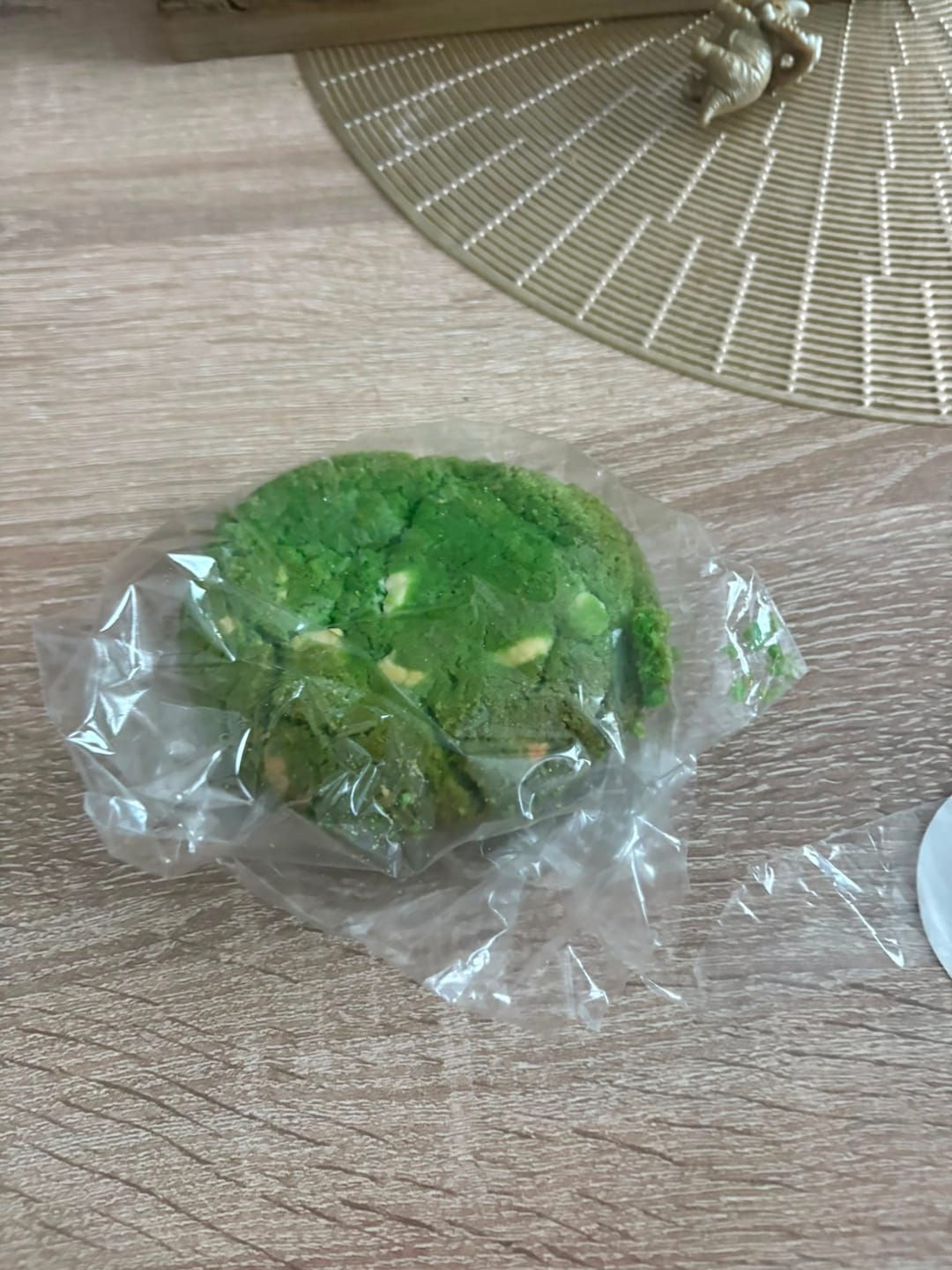 Customer photo review of Pandan White Choco Cookies