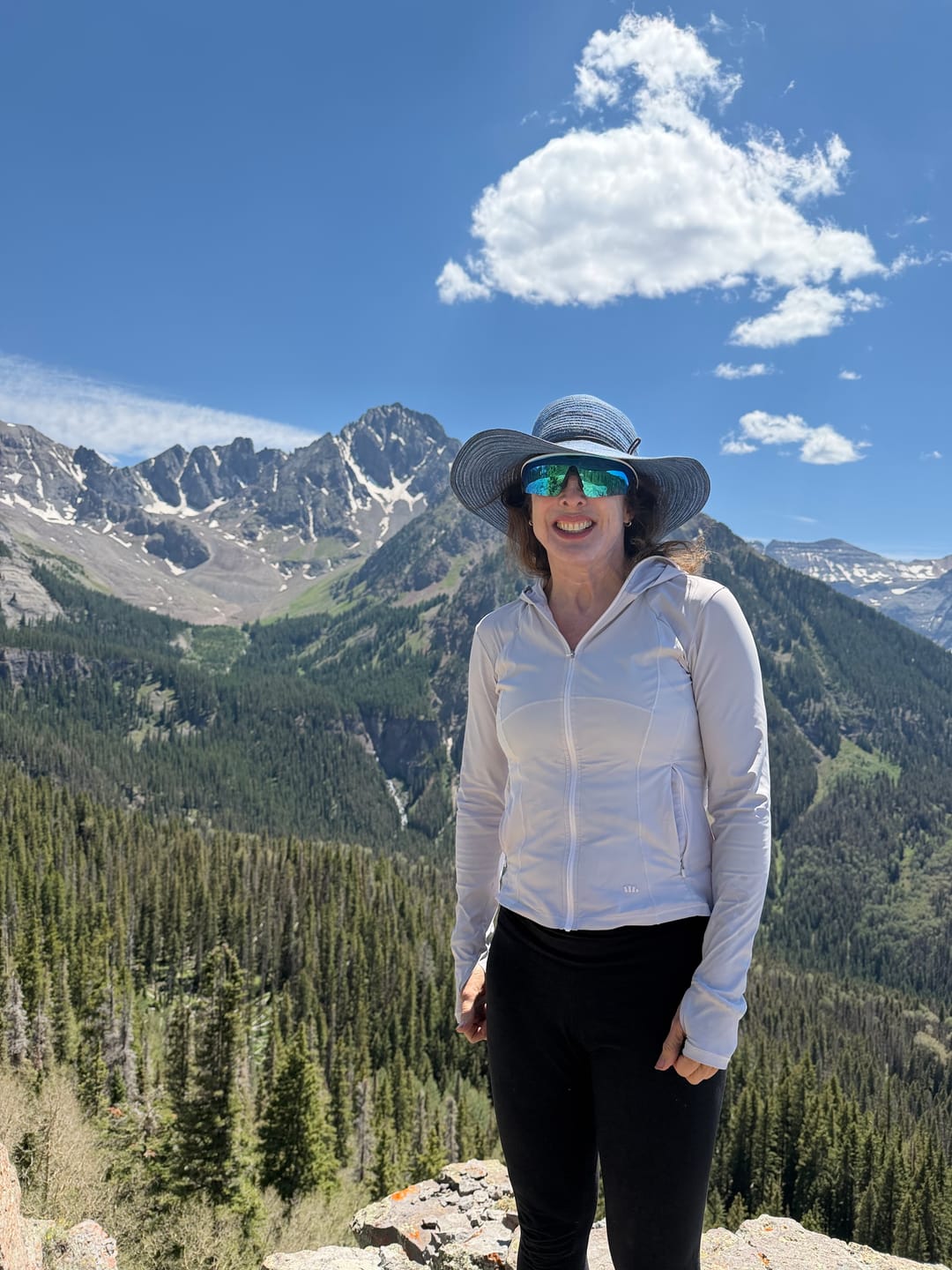 Customer photo review of Iceskinny - Women's Slim-Fit Short Sun Protection Jacket UPF50+