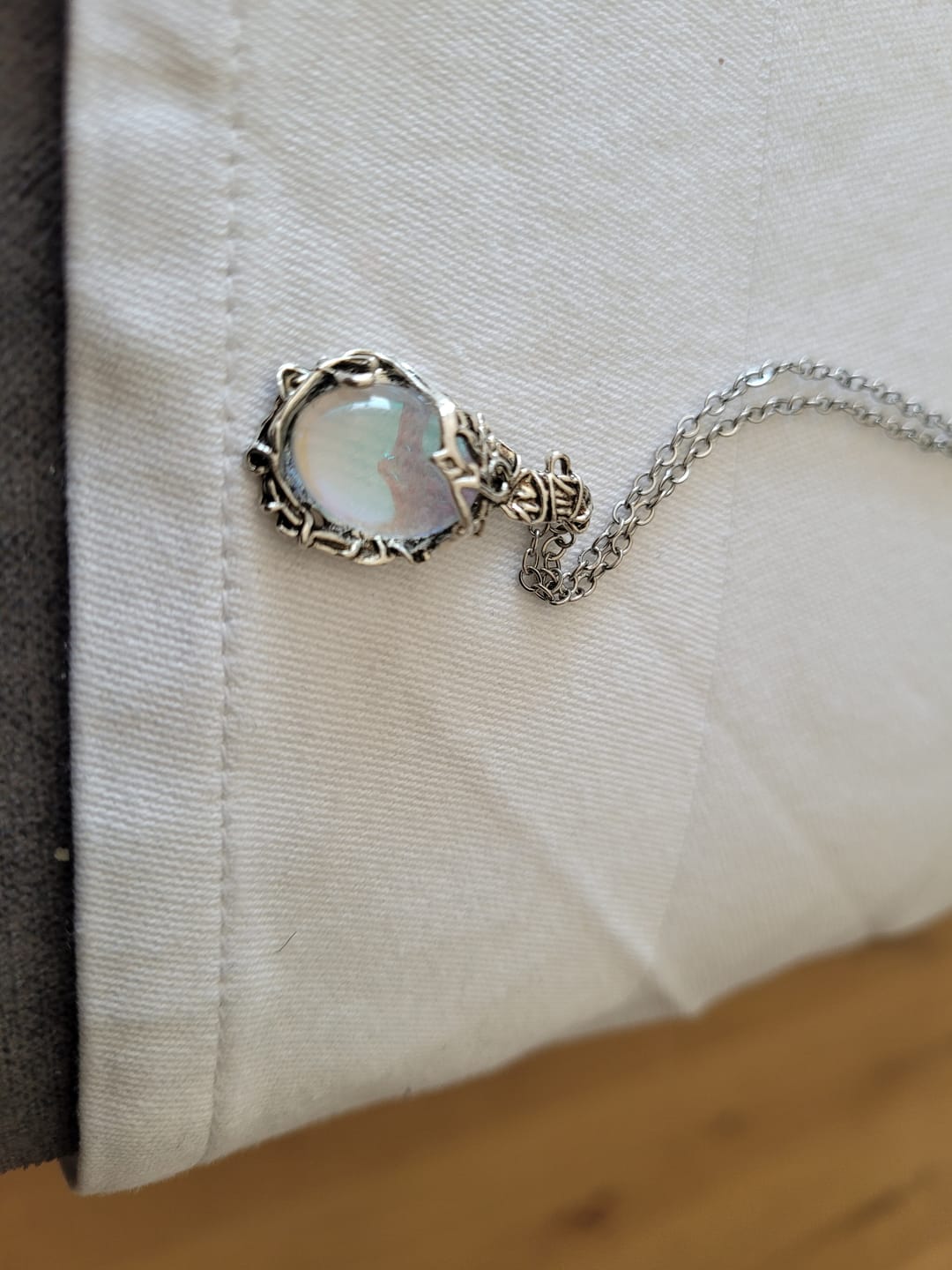 Customer photo review of Mondstein Halskette - Draht-Anhänger