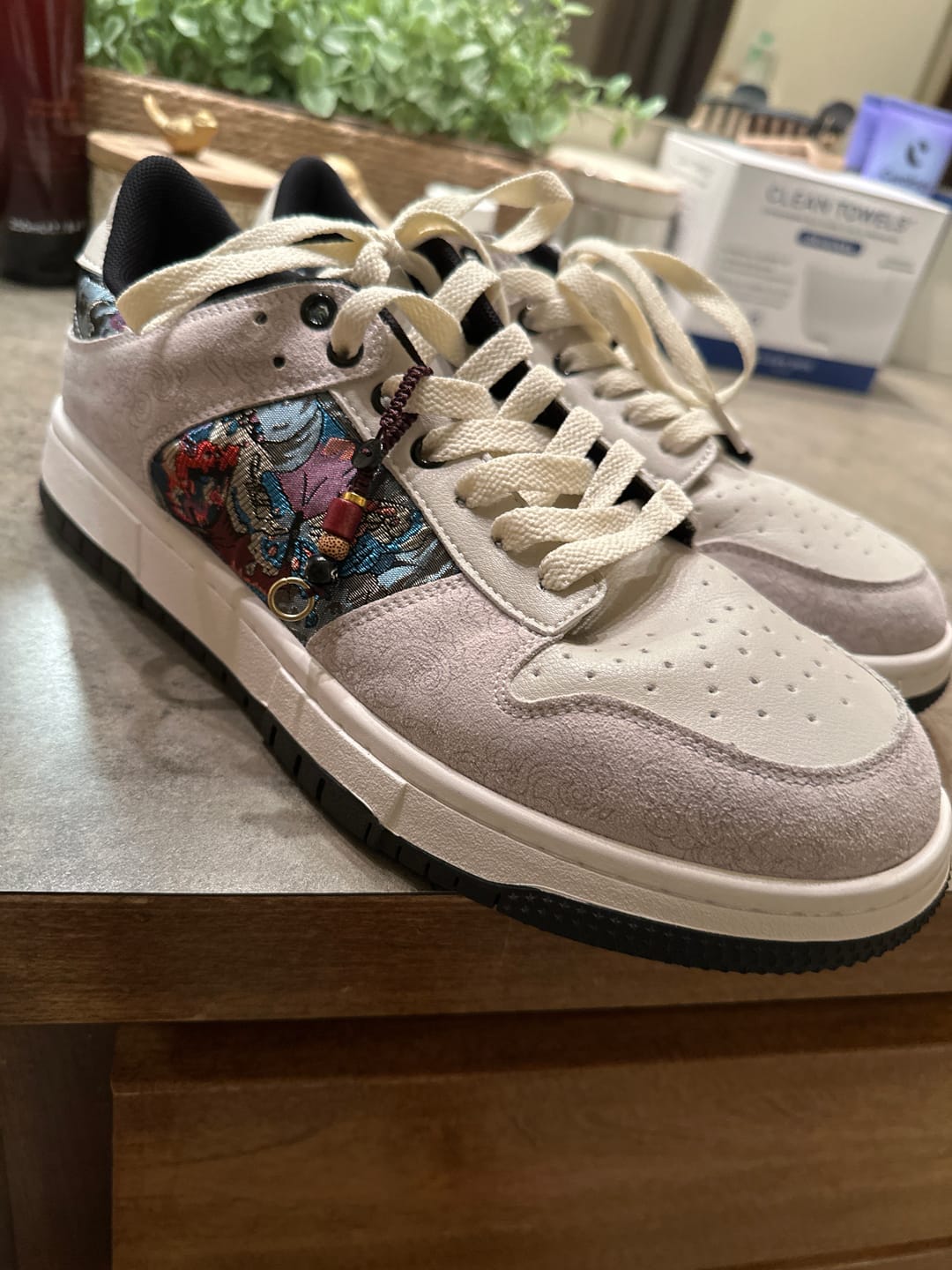 Customer photo review of Dunhuang Mythos Sneakers