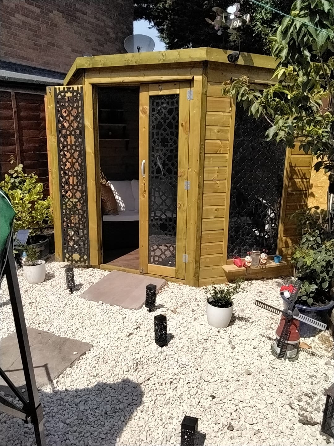 Customer photo review of 3 Black Alhambra Trellis - 5mm