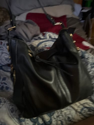 Customer photo review of Luxury Leather Hobo Bag Anti-Theft Handbag + FREE Pouch Wallet