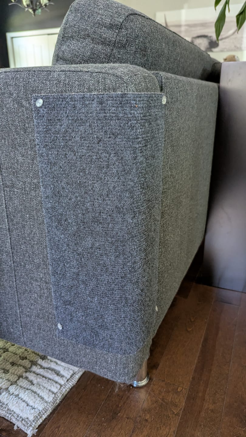 Customer photo review of Multifunctional Cat Scratching Carpet.