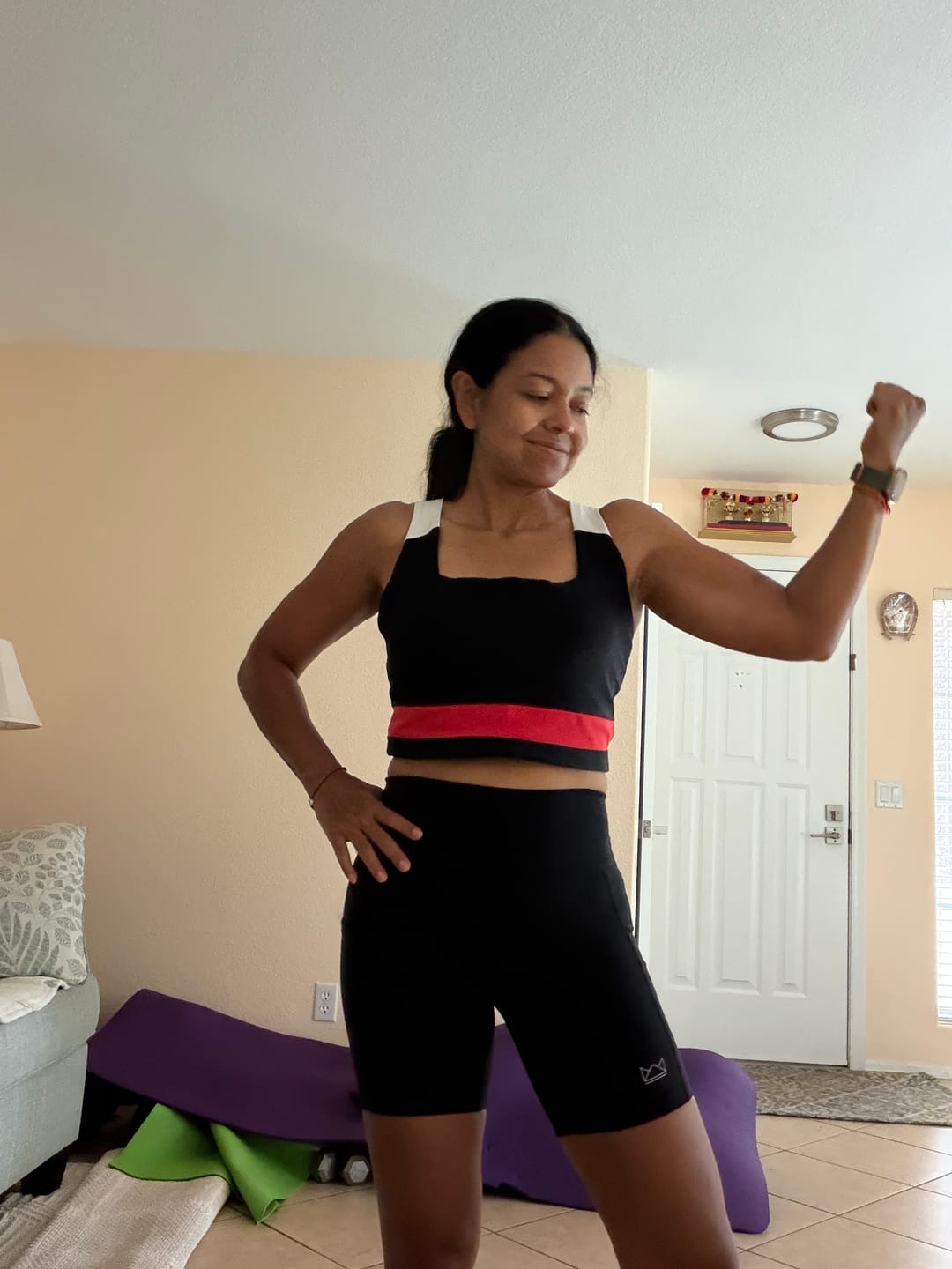 Customer photo review of BOLD Color Blocked Square Neck Long Lined Bra