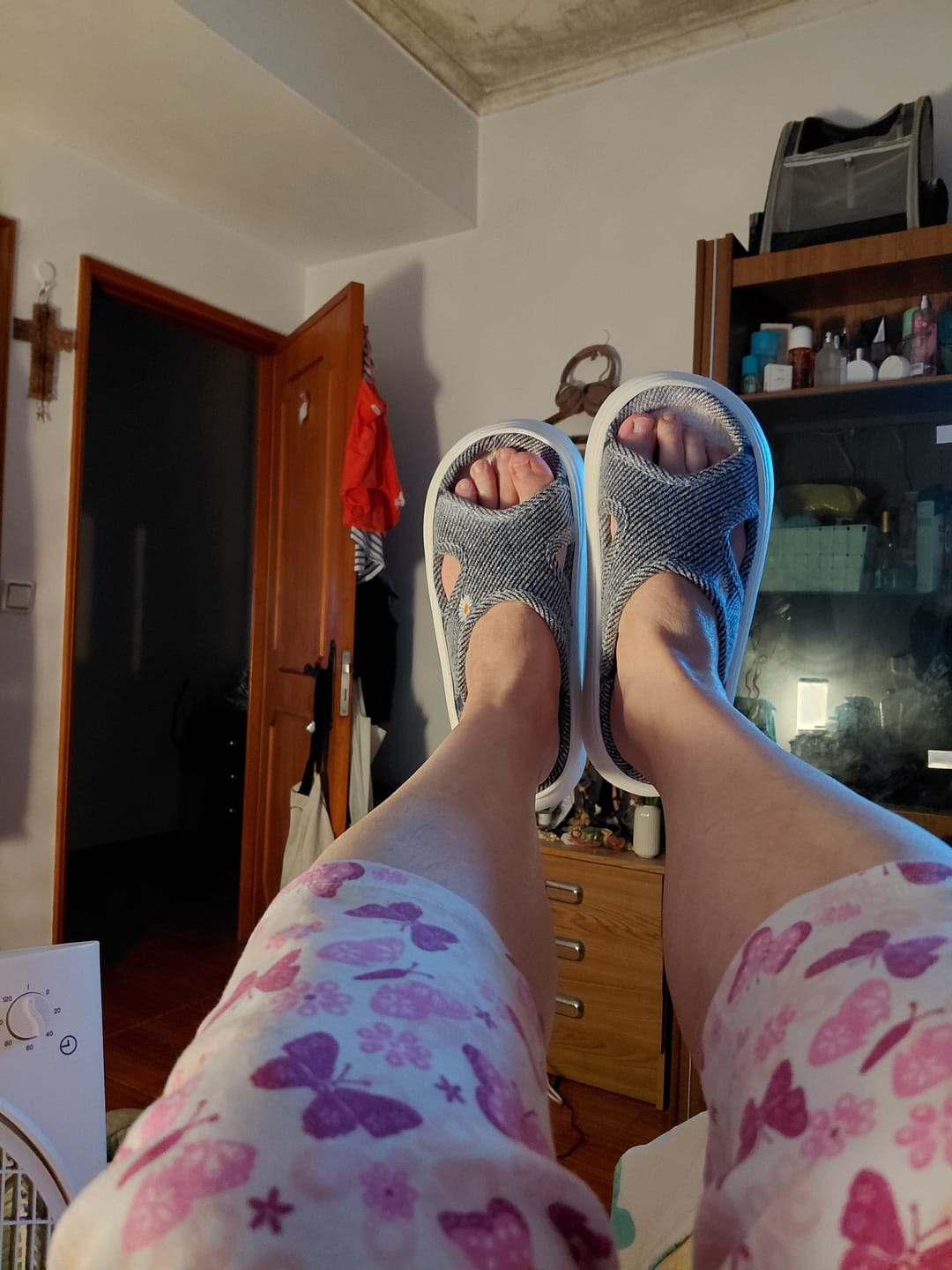 Customer photo review of Women Summer Comfort Linen Slippers