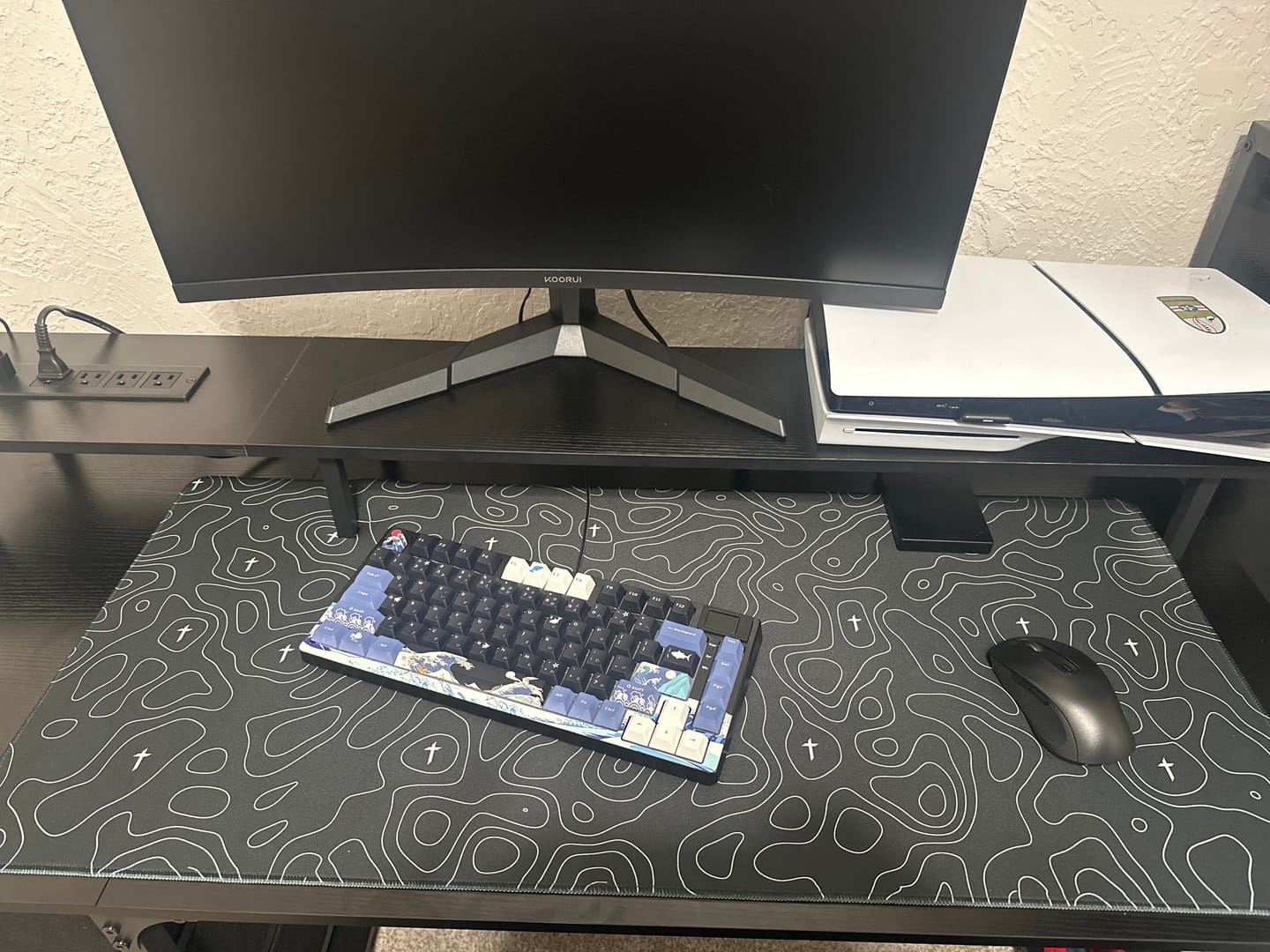 Customer photo review of Topo Black Mousepad