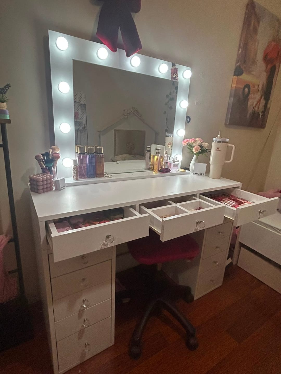 Customer photo review of Rani BJ106 Makyaj Tuvalet Masası 13 Çekmeceli Takı Düzenleyici Beyaz