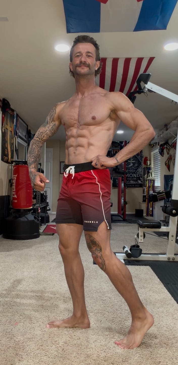 Customer photo review of 1067 - Men's physique Stage Shorts
