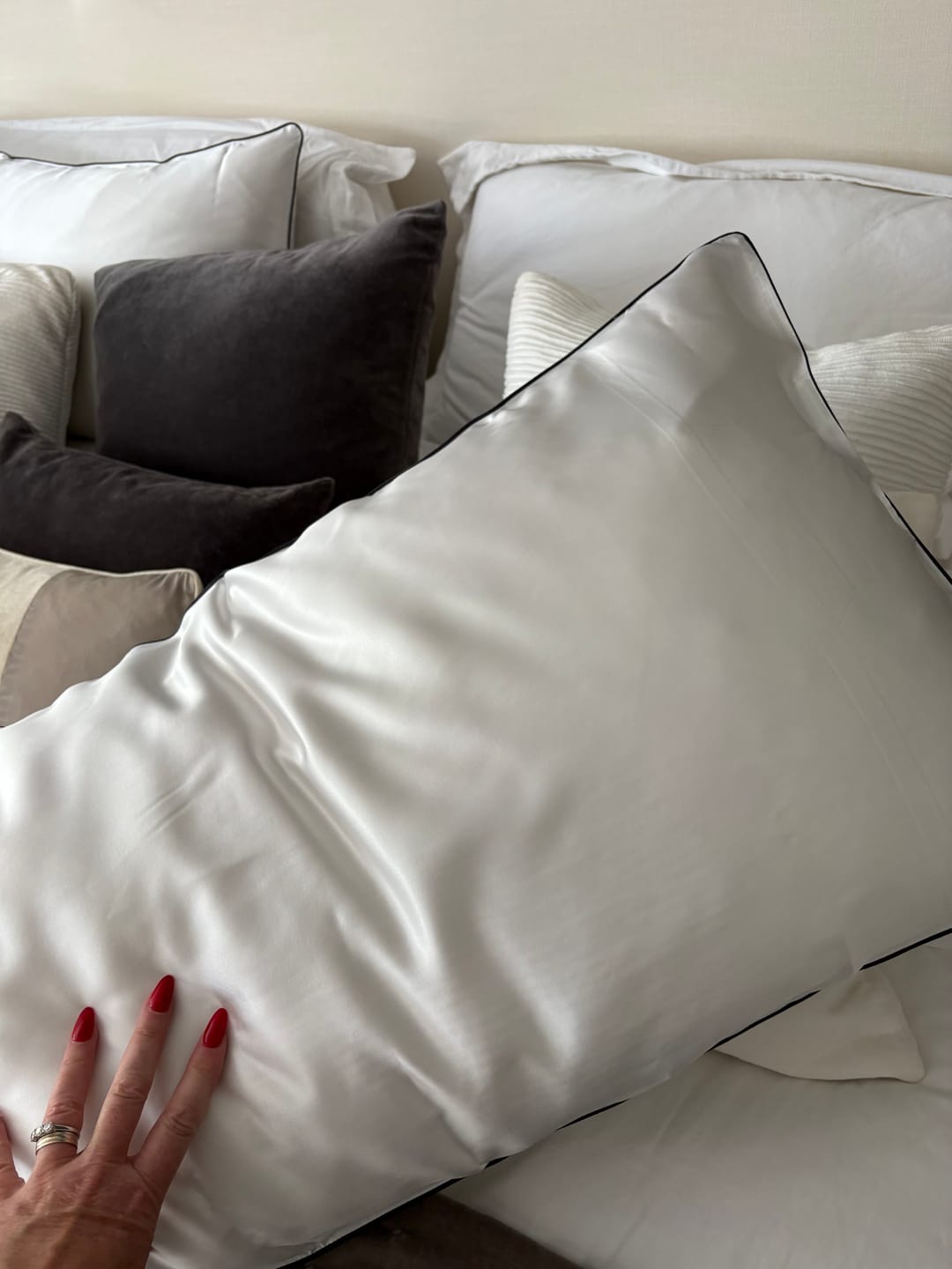 Customer photo review of Brilliant White Pure Silk Pillowcase
