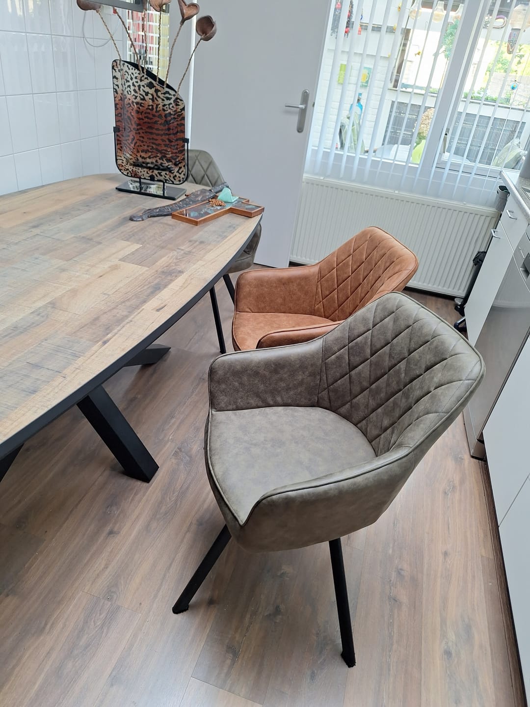 Customer photo review of Brione Draaibare Eetkamerstoel - Groen