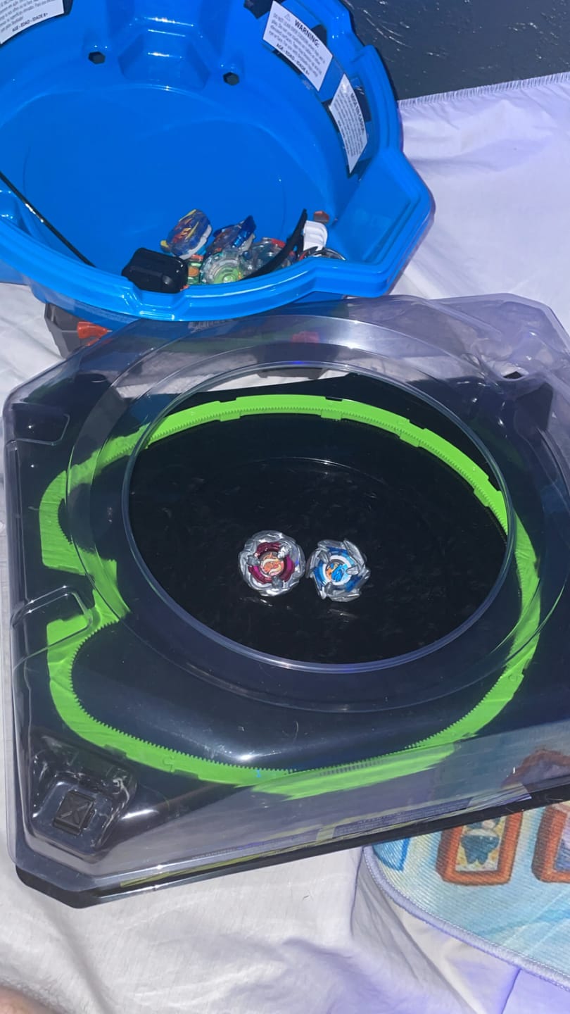 Customer photo review of Hasbro Beyblade X Dagger Dran Xtreme Battle Set