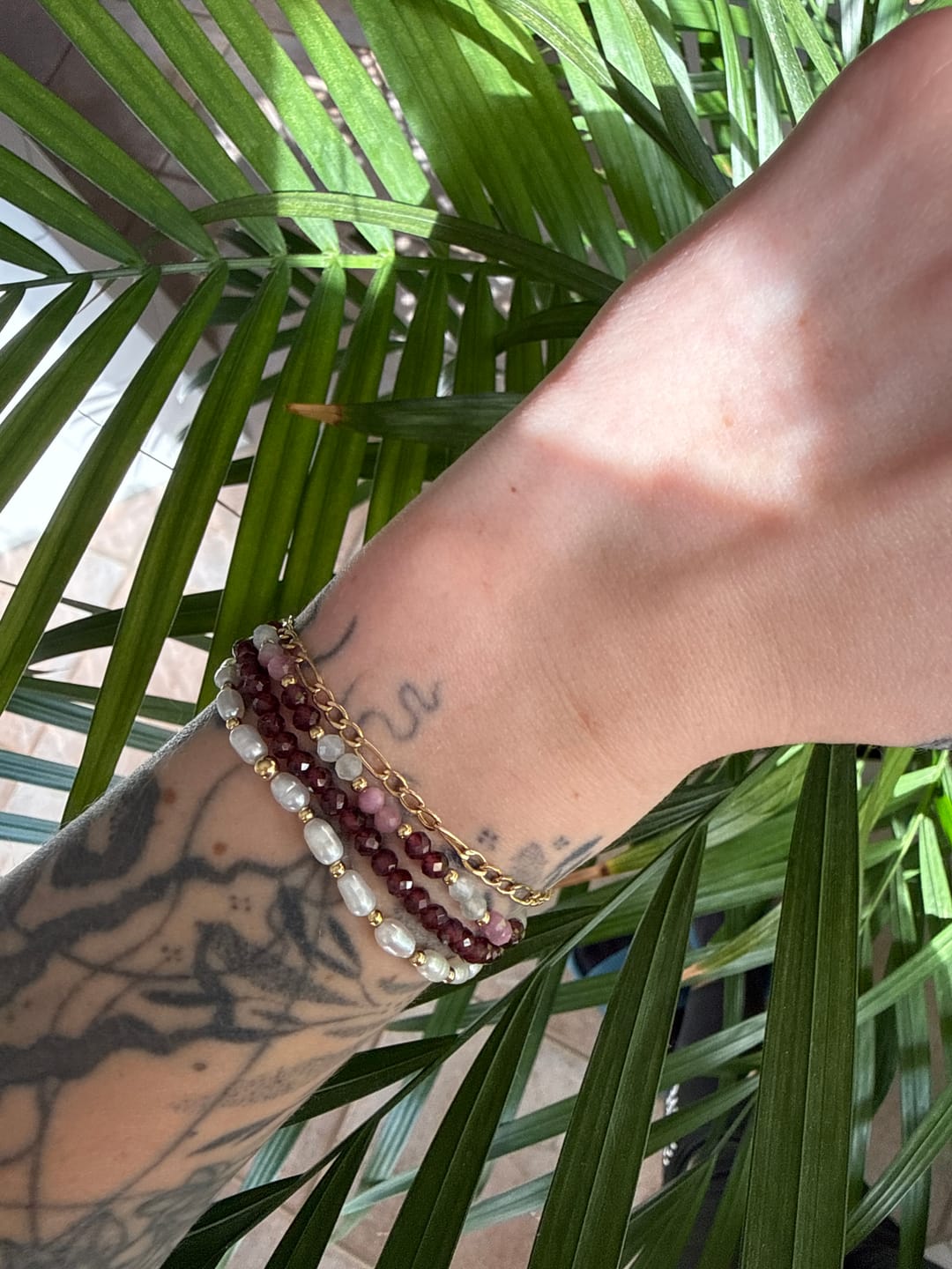 Customer photo review of Wild Roots Granat Armband