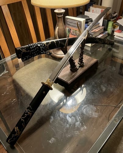 Customer photo review of Ghost of Yotei Katana Gilded Night - Limitierte Edition