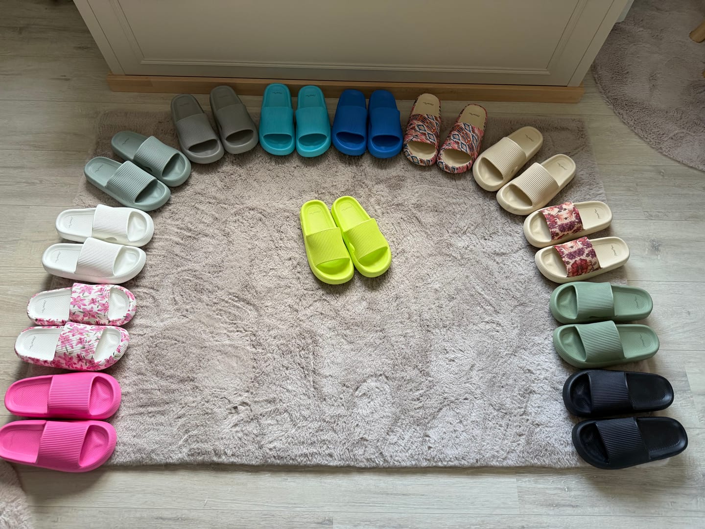 Customer photo review of HappyFlops Nordics