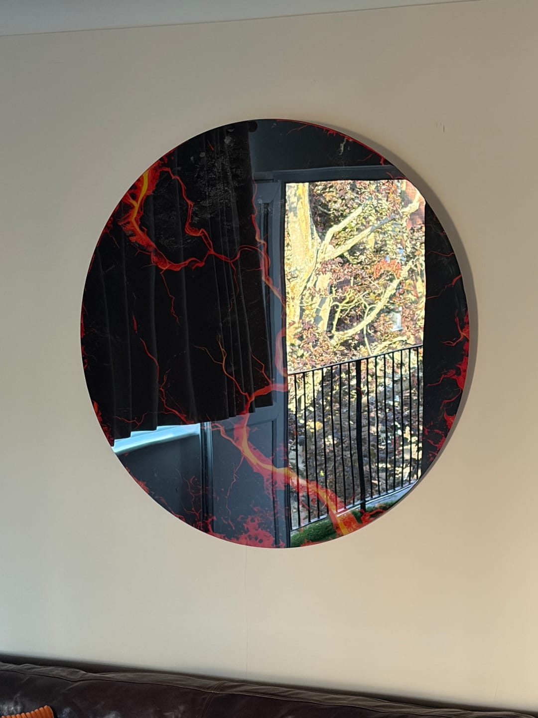 Customer photo review of Lava - Round Glass Wall Art