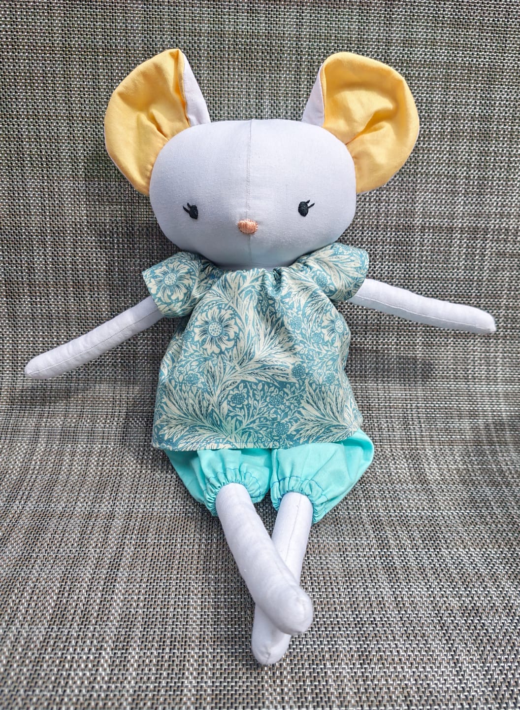Customer photo review of Wildflower Beauty 8 Piece Cotton Fat Quarter Bundle