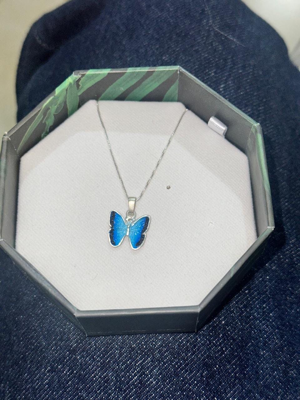 Customer photo review of Collar Mariposa Azul