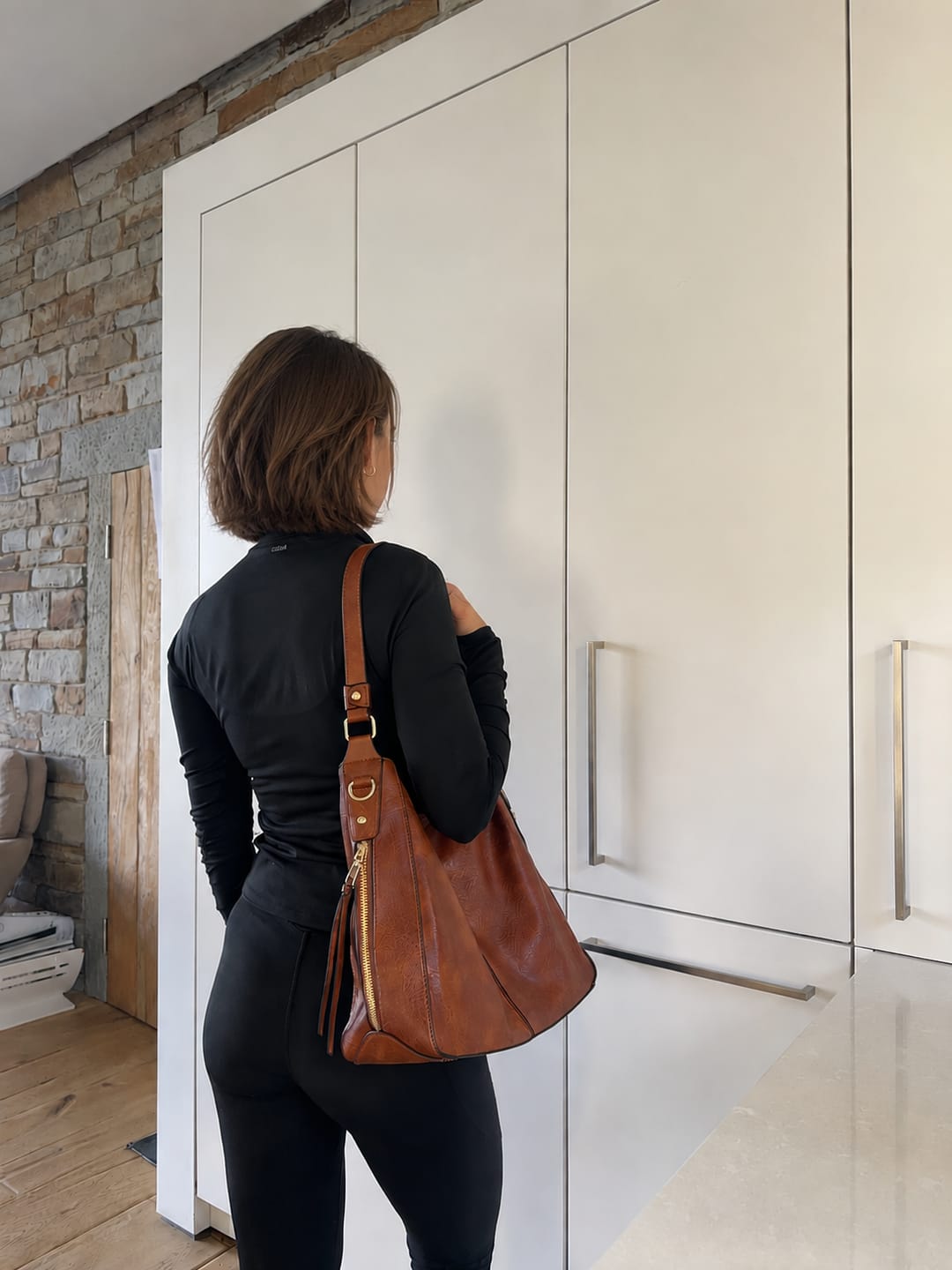 Customer photo review of Luxury Leather Hobo Bag Anti-Theft Handbag + FREE Pouch Wallet
