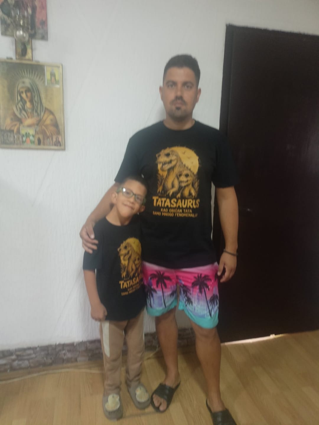 Customer photo review of Tatasaurus - majica