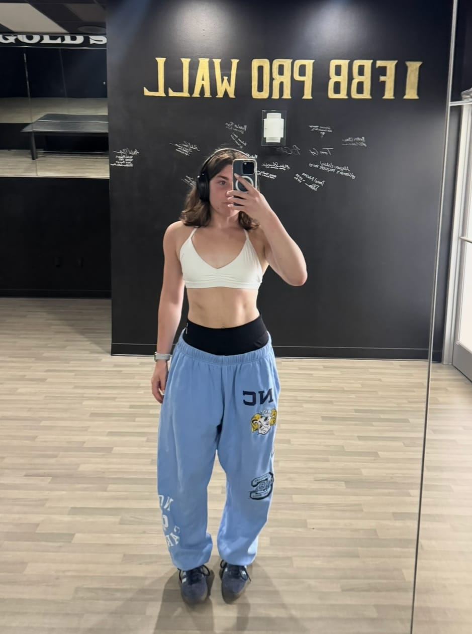 Customer photo review of W335 URBAN V-NECK BRA Fall 24'
