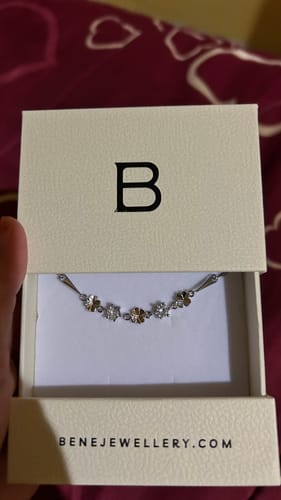 Customer photo review of Ana Clover Bracelet