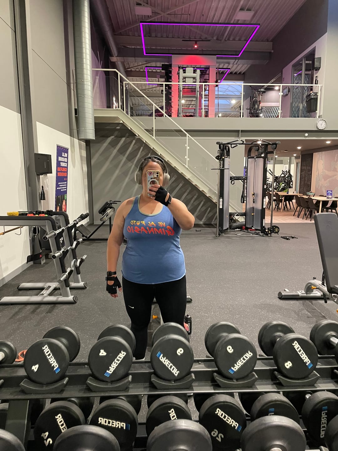 Customer photo review of Ve Al Puto Gimnasio Women's Racerback Tank