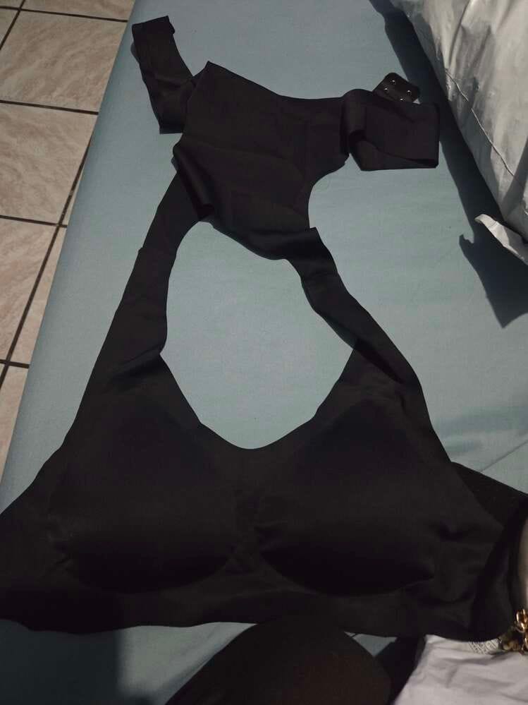 Customer photo review of Front Closure Cross-Back Wireless Posture Bra