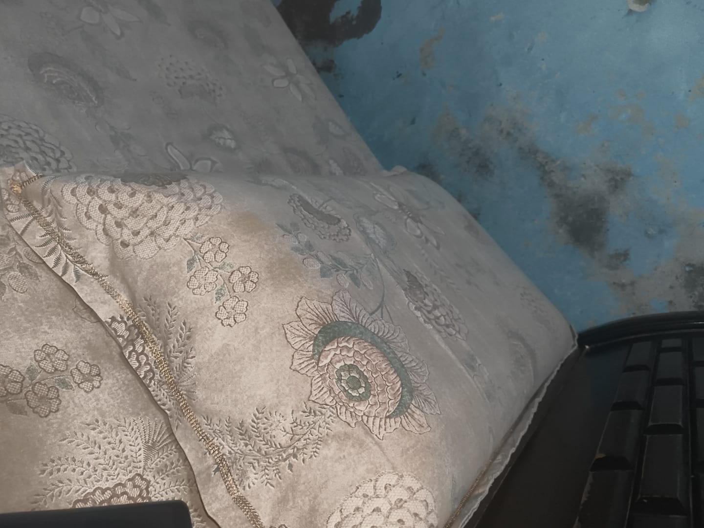 Customer photo review of Flo Adjustable Pillow (Memory Foam)