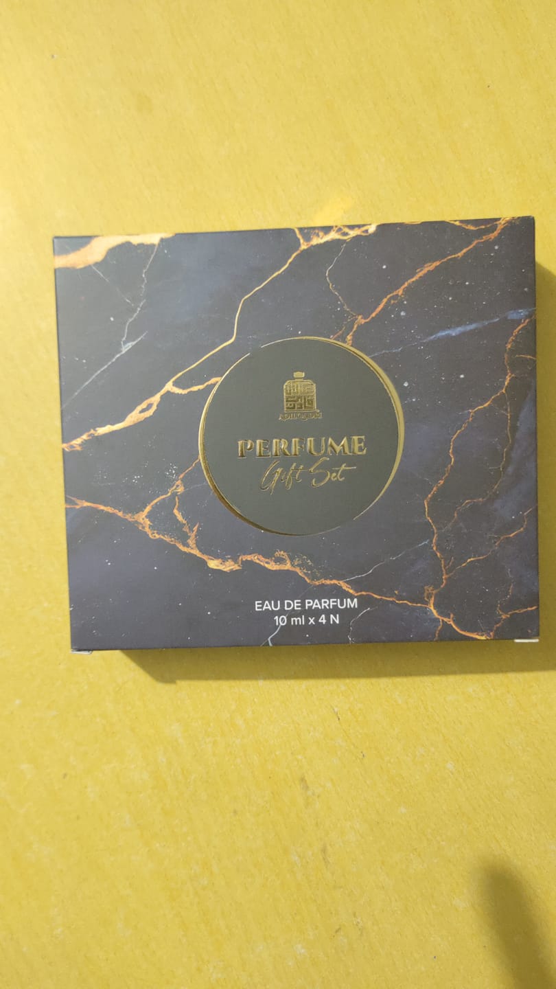 Customer photo review of Perfume Gift Set 4 Pcs Premium Perfume Spray
