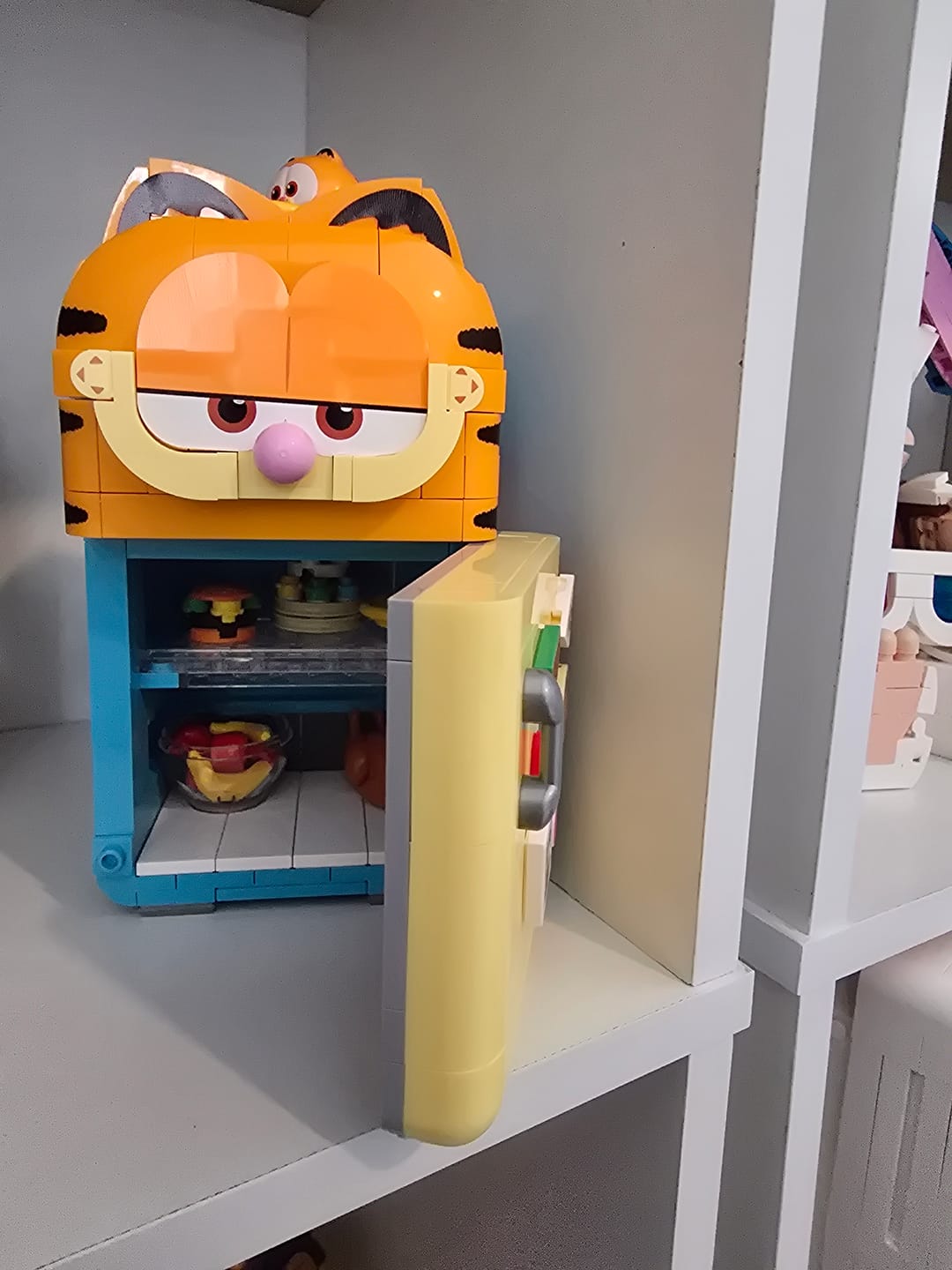 Customer photo review of Pantasy x Garfield Fantastic Machines Series Fridge 86809
