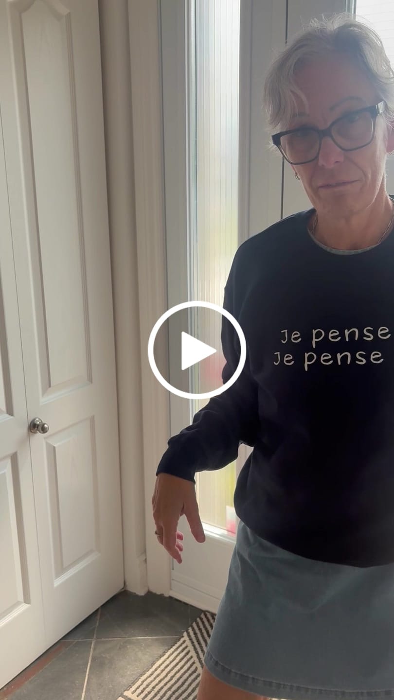 Customer video review of Sweatshirt Pense Trop