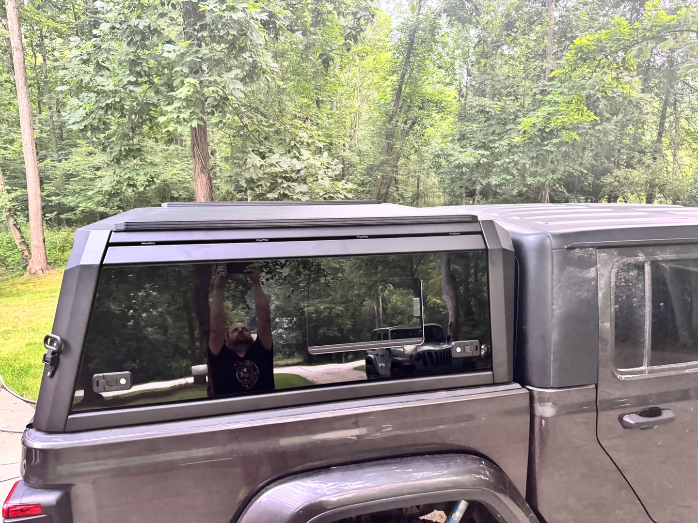 Customer photo review of OPENROAD Sliding Glass Side Truck Cap for Jeep Gladiator 2019-2026