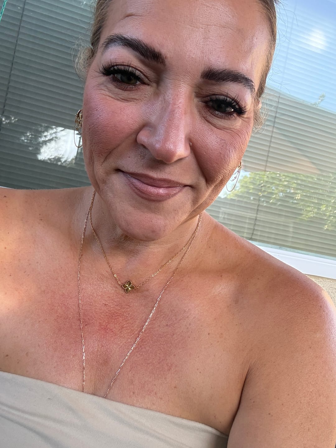 Customer photo review of Amara Clover Pendant Necklace