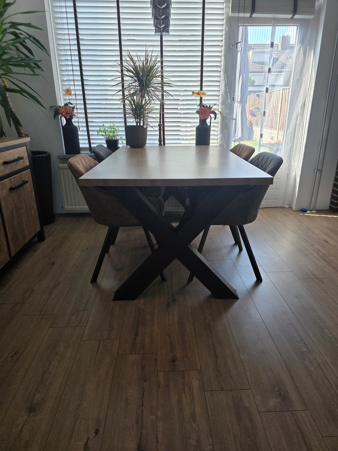 Customer photo review of Brione Draaibare Eetkamerstoel - Grijs