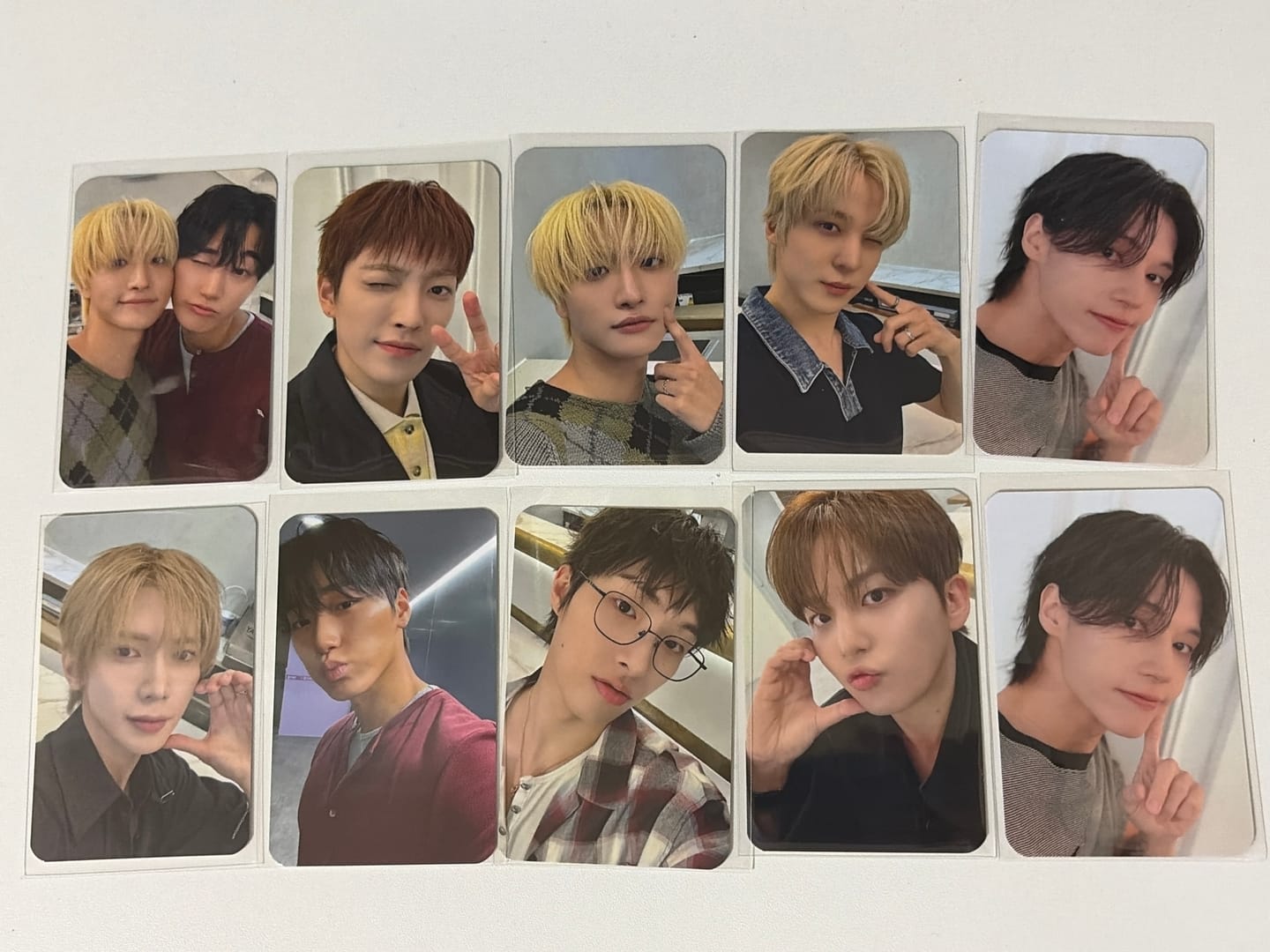 Customer photo review of [LUCKY DRAW] ATEEZ - 14TH MINI ALBUM - [GOLDEN HOUR : Part.5] (A/ DIARY/ Z Ver.)