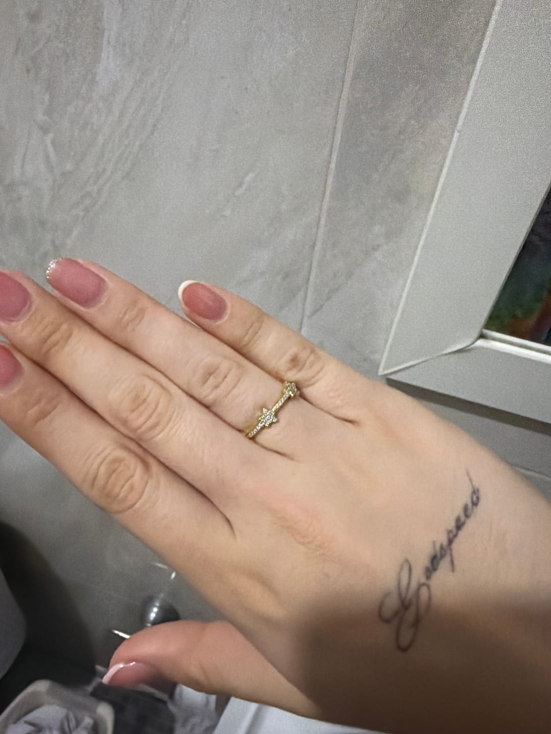 Customer photo review of Anillo Tres Estrellas Zirconias