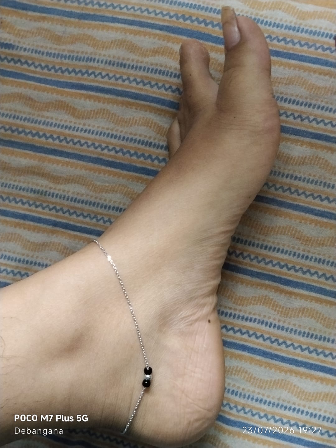 Customer photo review of Silver Minimal Black Beads Anklet