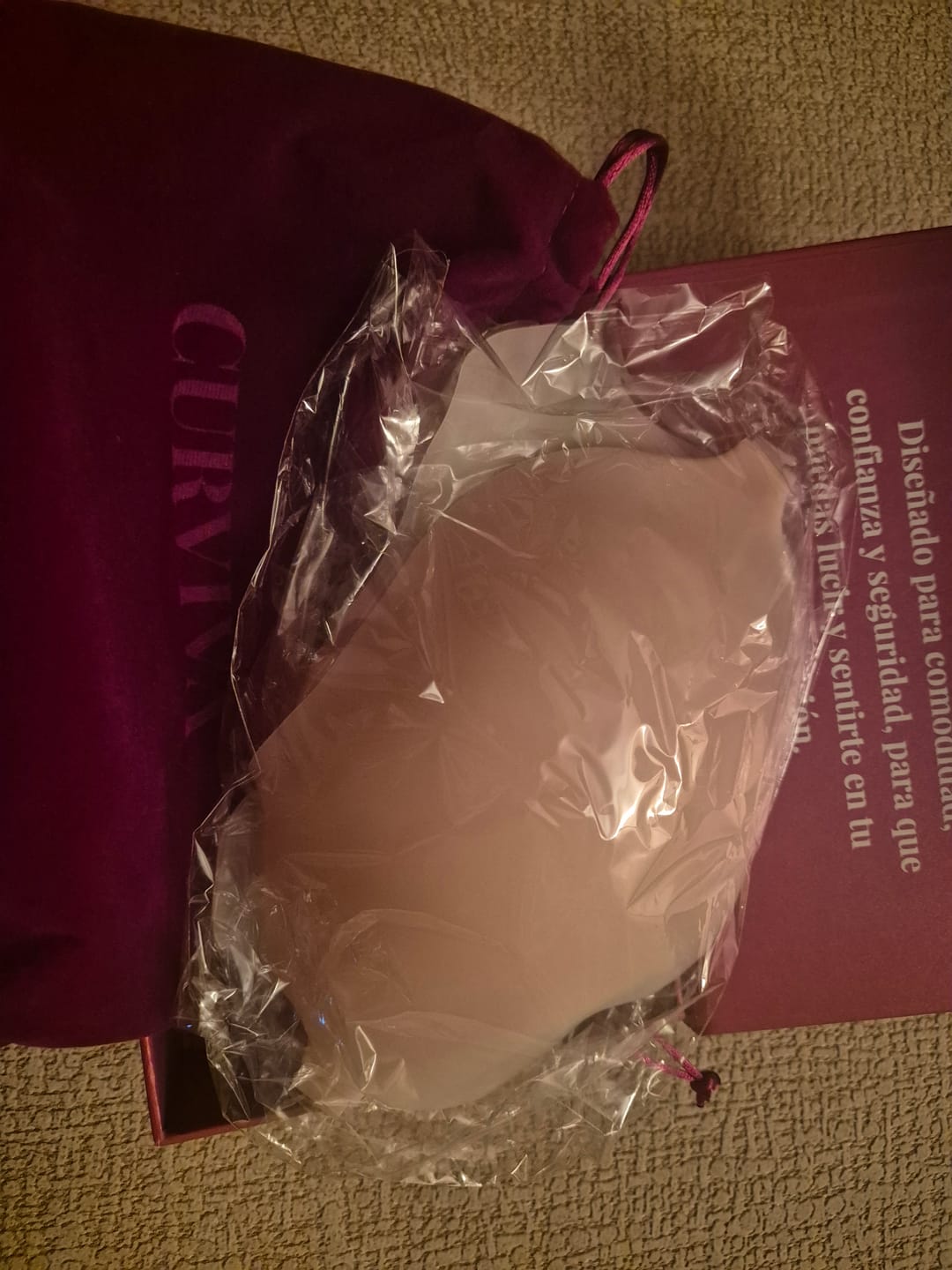 Customer photo review of Sujetador de Escote con Adhesivo